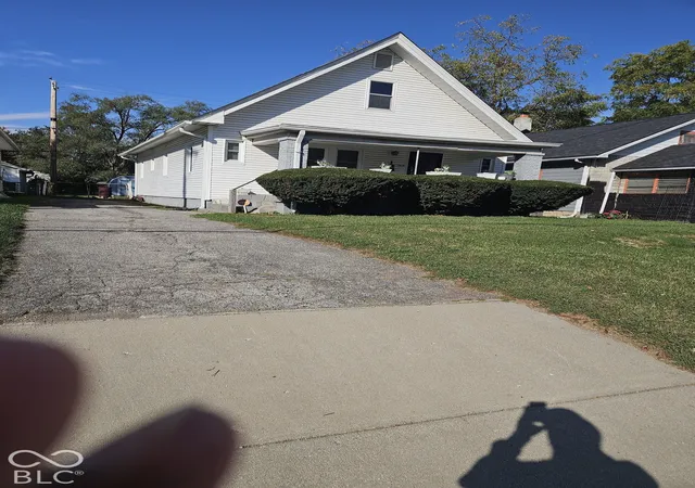 Photo 1 of Single family home for sale at 1926 N Harding St, Indianapolis, IN 46202 | MLS# 22131091 | Listing updated on 2026-10-13