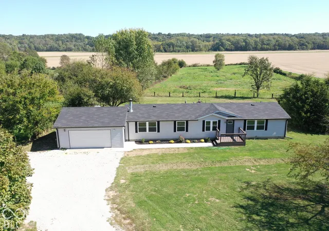 Photo 2 of Single family home for sale at 5267 S Coxville Rd, Montezuma, IN 47862 | MLS# 22131093 | Listing updated on 2026-10-14