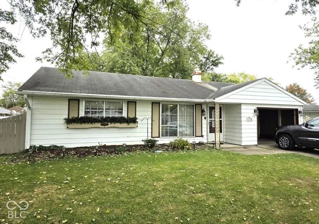 Single family home for sale at 2319 Woodbine Dr, Anderson, IN 46011 | MLS# 22131099