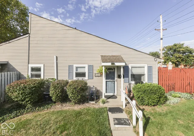 Photo 2 of Condo for sale at 2814 Country Ests Dr, Indianapolis, IN 46227 | MLS# 22131100 | Listing updated on 2026-10-15