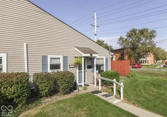 Photo 4 of Condo for sale at 2814 Country Ests Dr, Indianapolis, IN 46227 | MLS# 22131100 | Listing updated on 2026-10-15