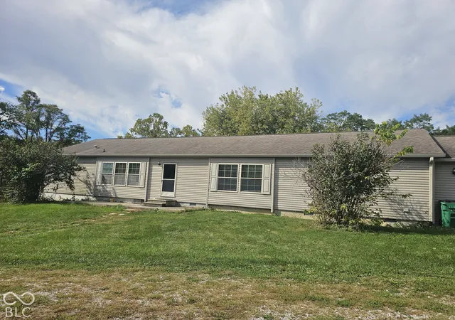 Photo 1 of Single family home for sale at 7046 S County Rd 275 E, Clayton, IN 46118 | MLS# 22131108 | Listing updated on 2026-10-27