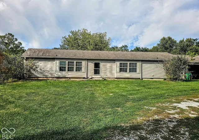 Photo 2 of Single family home for sale at 7046 S County Rd 275 E, Clayton, IN 46118 | MLS# 22131108 | Listing updated on 2026-10-27