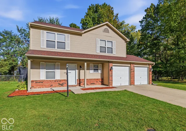 Photo 2 of Single family home for sale at 6533 Crandall Cir, Indianapolis, IN 46260 | MLS# 22131117 | Listing updated on 2026-10-26