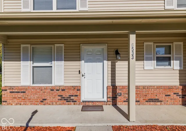 Photo 3 of Single family home for sale at 6533 Crandall Cir, Indianapolis, IN 46260 | MLS# 22131117 | Listing updated on 2026-10-26