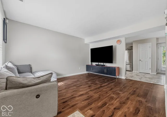 Photo 4 of Single family home for sale at 6533 Crandall Cir, Indianapolis, IN 46260 | MLS# 22131117 | Listing updated on 2026-10-26