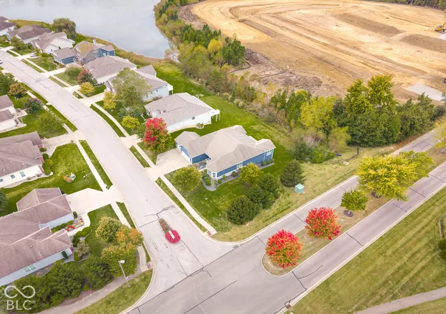 Photo 2 of Single family home for sale at 6106 Pelican Ln, Columbus, IN 47201 | MLS# 22131119 | Listing updated on 2026-10-16