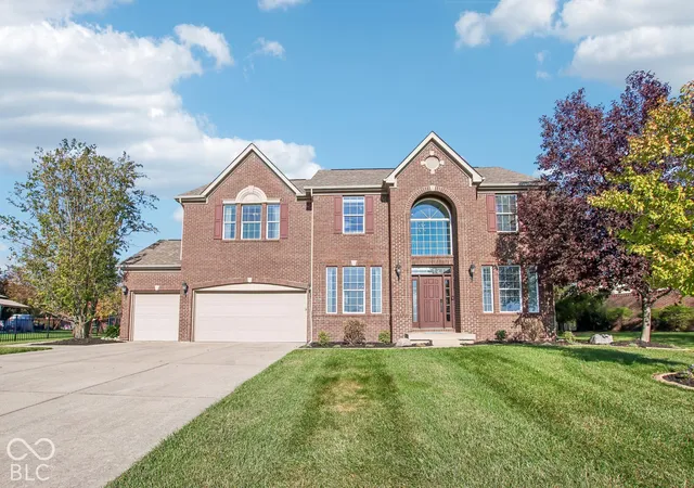 Photo 3 of Sale Pending at 4197 Hickory Ridge Blvd, Greenwood, IN 46143 | MLS# 22131132 | Listing updated on 2026-10-20