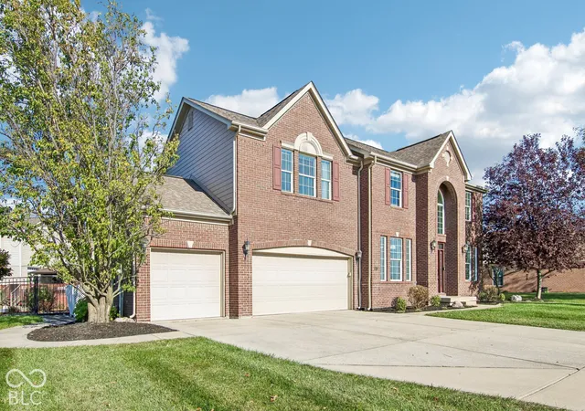 Photo 3 of Sale Pending at 4197 Hickory Ridge Blvd, Greenwood, IN 46143 | MLS# 22131132 | Listing updated on 2026-10-20