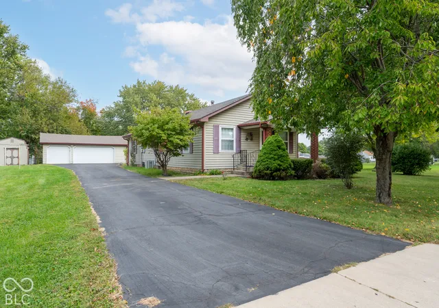 Photo 2 of Single family home for sale at 1504 E 22nd Street, Muncie, IN 47302 | MLS# 22131139 | Listing updated on 2026-10-15