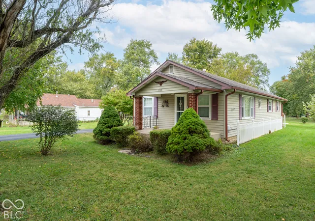 Photo 3 of Single family home for sale at 1504 E 22nd Street, Muncie, IN 47302 | MLS# 22131139 | Listing updated on 2026-10-15