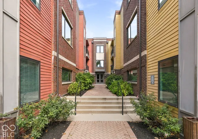 Photo 1 of Condo for sale at 622 E 10th Street #206, Indianapolis, IN 46202 | MLS# 22131140 | Listing updated on 2026-10-28