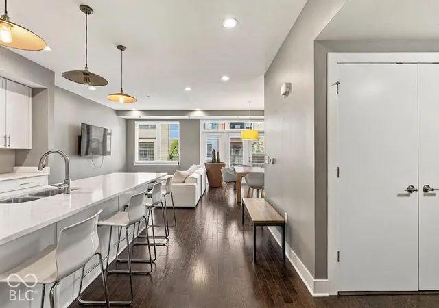 Photo 2 of Condo for sale at 622 E 10th Street #206, Indianapolis, IN 46202 | MLS# 22131140 | Listing updated on 2026-10-28