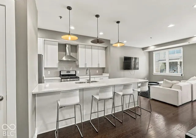 Photo 3 of Condo for sale at 622 E 10th Street #206, Indianapolis, IN 46202 | MLS# 22131140 | Listing updated on 2026-10-28