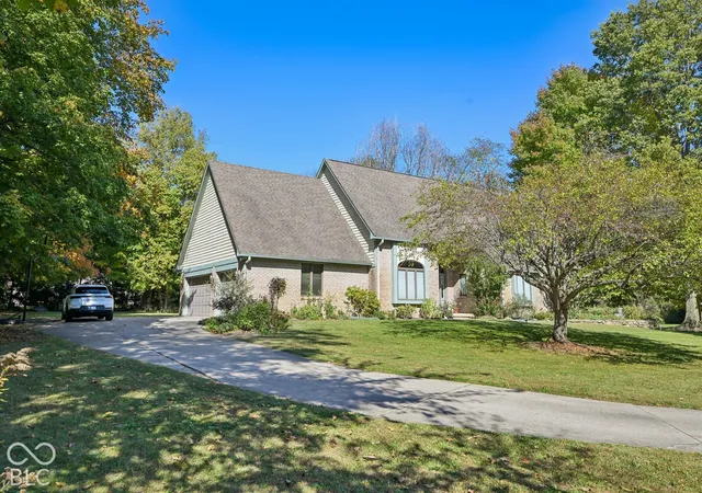 Photo 2 of Sale Pending at 10528 Traders Pass, Brownsburg, IN 46112 | MLS# 22131142 | Listing updated on 2026-10-26