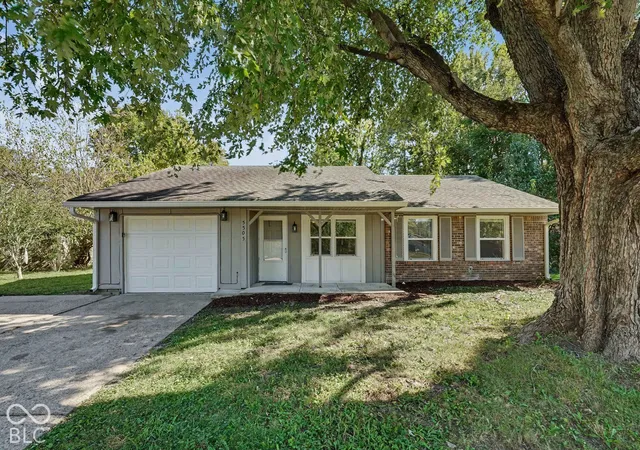 Photo 1 of Sale Pending at 5505 Furnas Ct, Indianapolis, IN 46221 | MLS# 22131151 | Listing updated on 2026-10-23