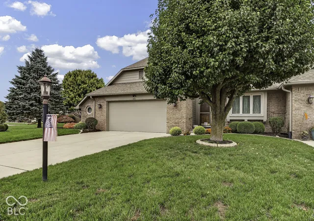 Photo 4 of Single family home for sale at 670 Brook Dr, Greenwood, IN 46143 | MLS# 22131153 | Listing updated on 2026-10-17