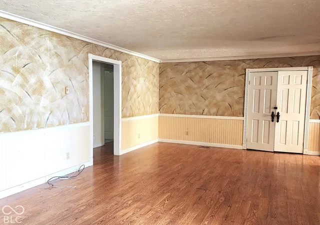 Photo 3 of Single family home for sale at 205 W 11th Street, Alexandria, IN 46001 | MLS# 22131155 | Listing updated on 2026-10-13