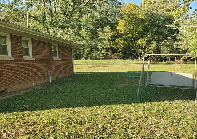 Photo 3 of Single family home for sale at 1280 W State Rd 258, Seymour, IN 47274 | MLS# 22131162 | Listing updated on 2026-10-26