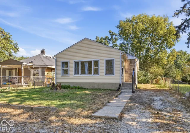 Photo 1 of Single family home for sale at 3317 S Lyons Ave, Indianapolis, IN 46221 | MLS# 22131171 | Listing updated on 2026-10-13