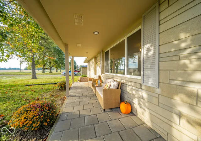 Photo 3 of Single family home for sale at 8401 S Center Rd, Muncie, IN 47302 | MLS# 22131178 | Listing updated on 2026-10-14