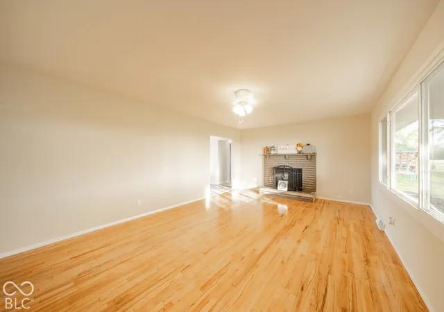 Photo 3 of Single family home for sale at 8401 S Center Rd, Muncie, IN 47302 | MLS# 22131178 | Listing updated on 2026-10-14