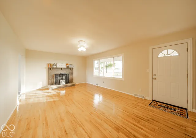 Photo 4 of Single family home for sale at 8401 S Center Rd, Muncie, IN 47302 | MLS# 22131178 | Listing updated on 2026-10-14
