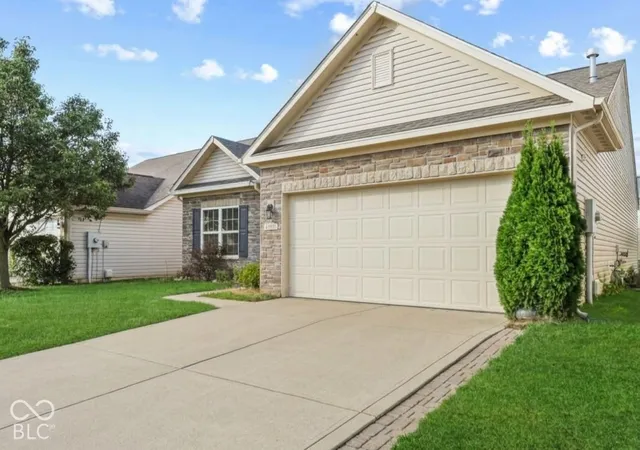 Photo 3 of Single family home for sale at 1650 Bridgecreek Xing, Greenwood, IN 46143 | MLS# 22131179 | Listing updated on 2026-10-16