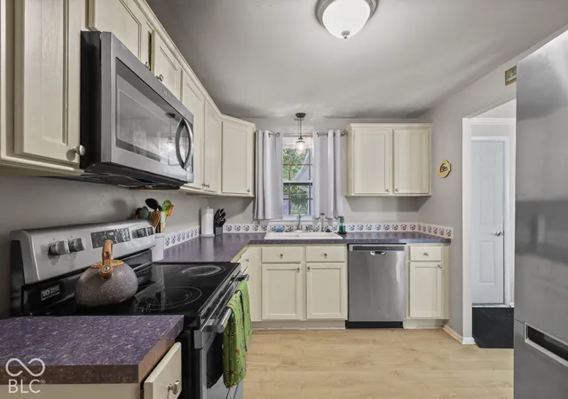 Photo 4 of Sale Pending at 1652 W 74th Place, Indianapolis, IN 46260 | MLS# 22131186 | Listing updated on 2026-10-24
