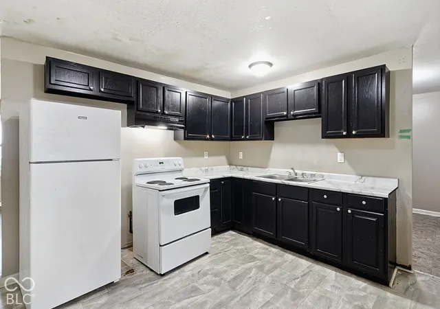 Photo 4 of Single family home for sale at 7632 E 37th Place, Indianapolis, IN 46226 | MLS# 22131192 | Listing updated on 2026-10-22