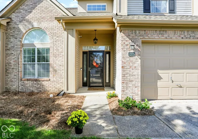 Photo 2 of Single family home for sale at 1486 Derbyshire Dr, Greenwood, IN 46143 | MLS# 22131202 | Listing updated on 2026-10-15