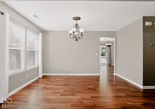 Photo 4 of Single family home for sale at 1486 Derbyshire Dr, Greenwood, IN 46143 | MLS# 22131202 | Listing updated on 2026-10-15