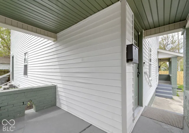 Photo 3 of House for sale at 2617 E Saint Clair St, Indianapolis, IN 46201 | MLS# 22131226 | Listing updated on 2026-10-15