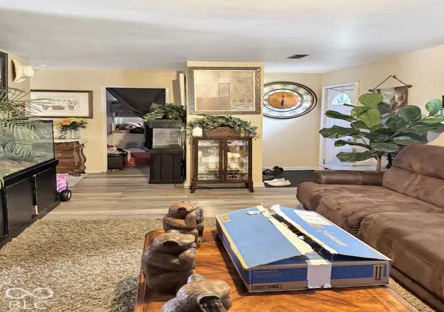 Photo 4 of Single family home for sale at 2349 N Kenyon St, Indianapolis, IN 46219 | MLS# 22131232 | Listing updated on 2026-10-27