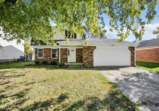 Photo 1 of Sale Pending at 5513 Pappas Dr, Indianapolis, IN 46237 | MLS# 22131234 | Listing updated on 2026-10-28