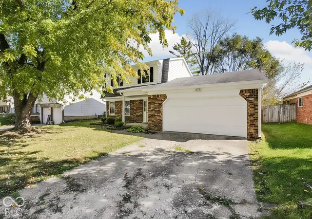 Photo 2 of Sale Pending at 5513 Pappas Dr, Indianapolis, IN 46237 | MLS# 22131234 | Listing updated on 2026-10-28