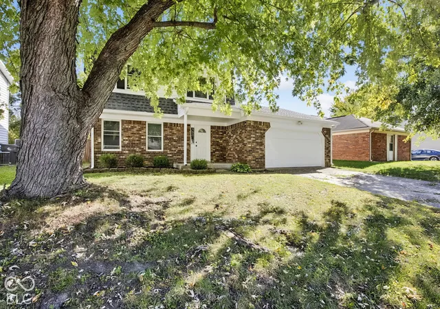 Photo 3 of Sale Pending at 5513 Pappas Dr, Indianapolis, IN 46237 | MLS# 22131234 | Listing updated on 2026-10-28