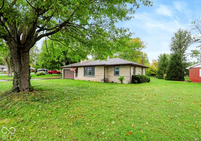 Photo 4 of Single family home for sale at 432 Lockerbie St, Shelbyville, IN 46176 | MLS# 22131235 | Listing updated on 2026-10-21