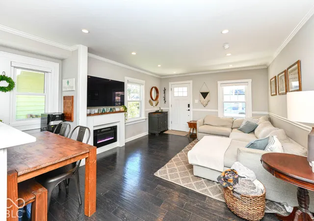Photo 4 of Sale Pending at 906 E 50th Street, Indianapolis, IN 46205 | MLS# 22131246 | Listing updated on 2026-10-23