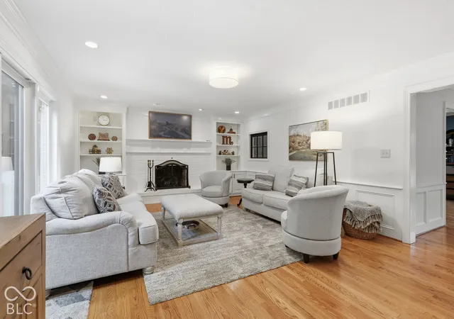 Photo 3 of Sale Pending at 5328 Woodfield Dr N, Carmel, IN 46033 | MLS# 22131251 | Listing updated on 2026-10-17
