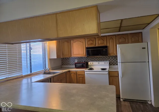 Photo 4 of Condo for sale at 8007 E 20th Street, Indianapolis, IN 46219 | MLS# 22131268 | Listing updated on 2026-10-19