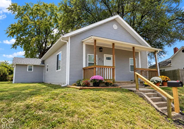 Photo 2 of Single family home for sale at 1413 E Gilbert St, Muncie, IN 47305 | MLS# 22131271 | Listing updated on 2026-10-16