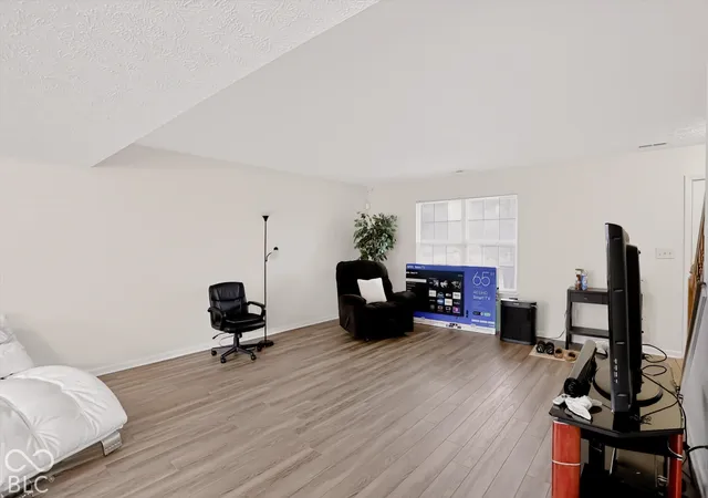 Photo 3 of Single family home for sale at 11915 Newcastle Dr, Indianapolis, IN 46235 | MLS# 22131281 | Listing updated on 2026-10-22