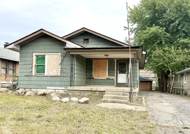 Photo 2 of Single family home for sale at 2153 N Dequincy St, Indianapolis, IN 46218 | MLS# 22131284 | Listing updated on 2026-10-26