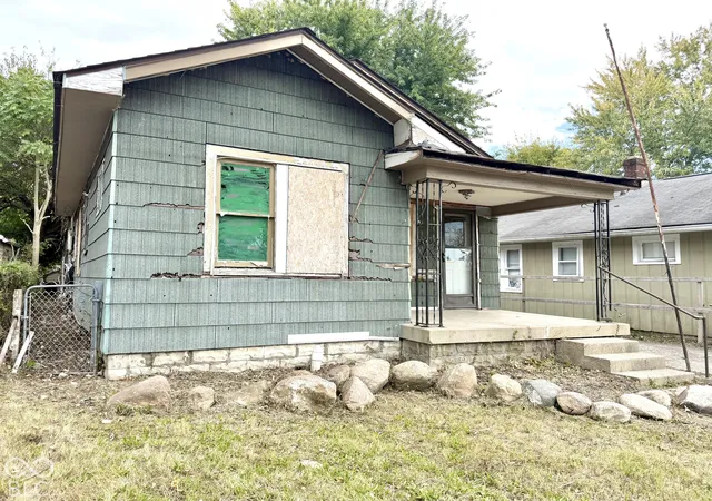 Photo 3 of Single family home for sale at 2153 N Dequincy St, Indianapolis, IN 46218 | MLS# 22131284 | Listing updated on 2026-10-26