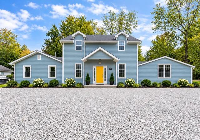 Photo 1 of Single family home for sale at 12407 E Us Hwy 50, Seymour, IN 47274 | MLS# 22131285 | Listing updated on 2026-10-26