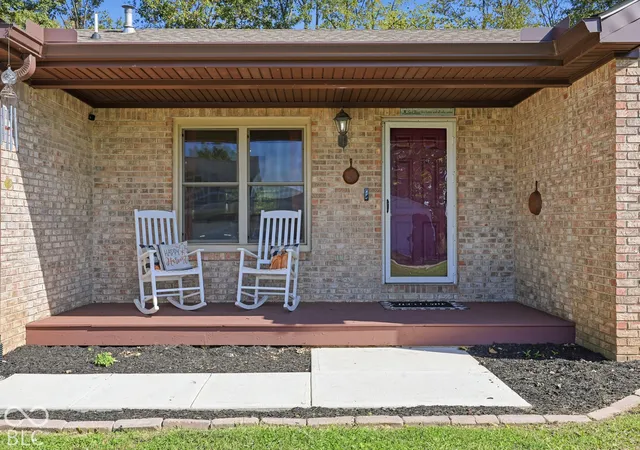 Photo 2 of Single family home for sale at 978 Prairie 480 W, Shelbyville, IN 46176 | MLS# 22131286 | Listing updated on 2026-10-28
