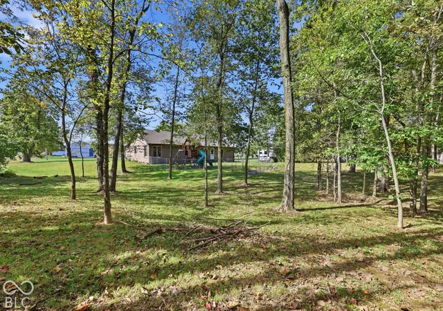 Photo 3 of Single family home for sale at 978 Prairie 480 W, Shelbyville, IN 46176 | MLS# 22131286 | Listing updated on 2026-10-28