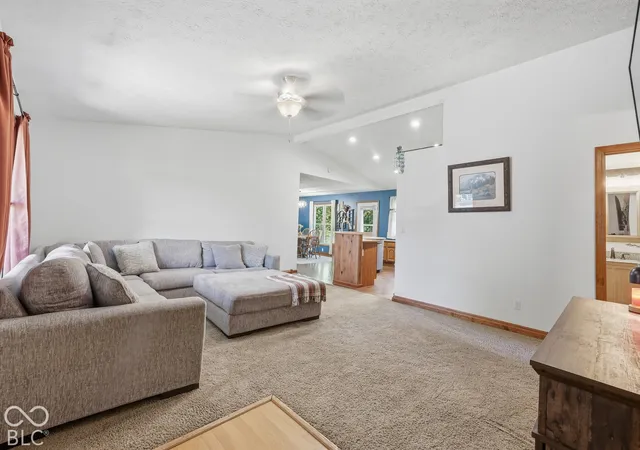Photo 4 of Single family home for sale at 978 Prairie 480 W, Shelbyville, IN 46176 | MLS# 22131286 | Listing updated on 2026-10-28