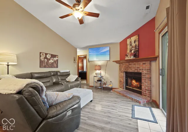 Photo 3 of Single family home for sale at 218 Lake Point Ln S, Greenwood, IN 46142 | MLS# 22131294 | Listing updated on 2026-10-26